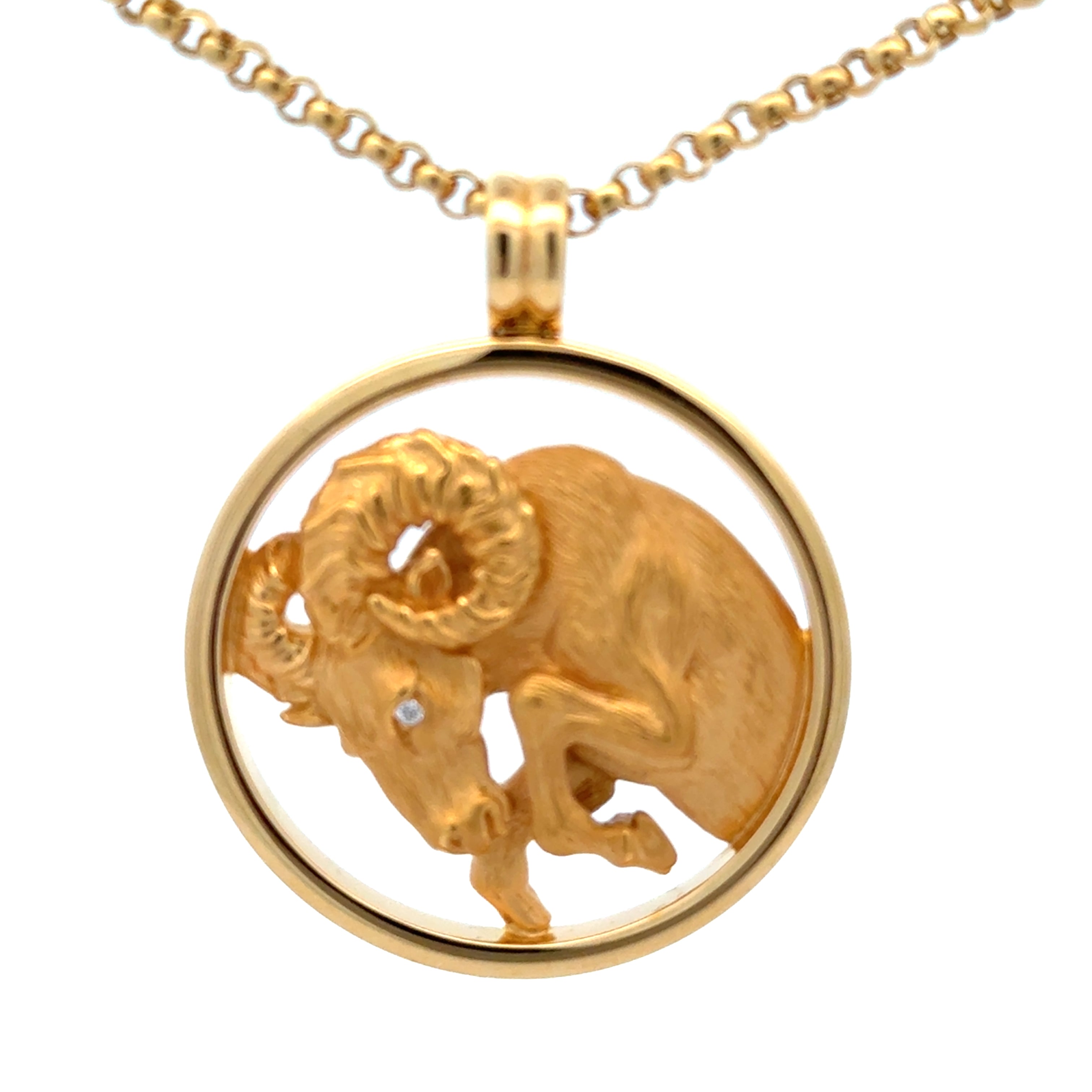 Carrera Aries zodiac pendant with chain in 18K gold featuring ram design and 0.01 ct diamond
