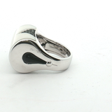 White 18K Gold Cylindrical Agate Pendant with V-Shaped Accents