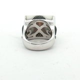 White 18K Gold Cylindrical Agate Pendant with V-Shaped Accents