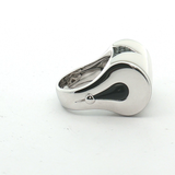 White 18K Gold Cylindrical Agate Pendant with V-Shaped Accents