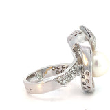 Hafner White 18K Gold Pearl & Diamonds 0,59 ct Cocktail Ring with Swirling Accents