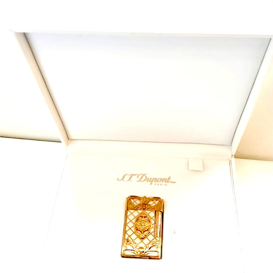 S.T. Dupont Versailles limited edition gold lighter in original presentation box