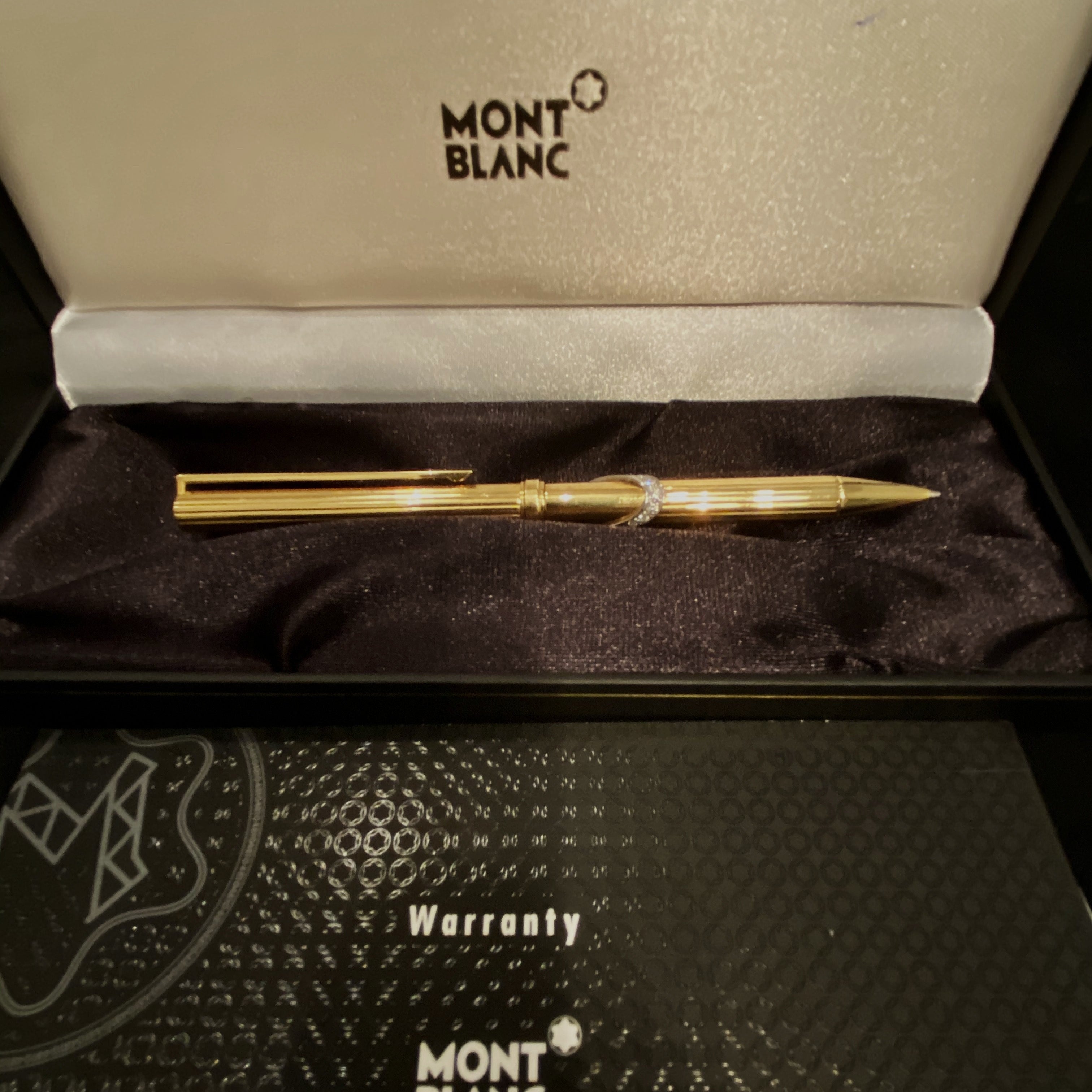 Montblanc gold fountain pen with 0.29ct diamond detail 