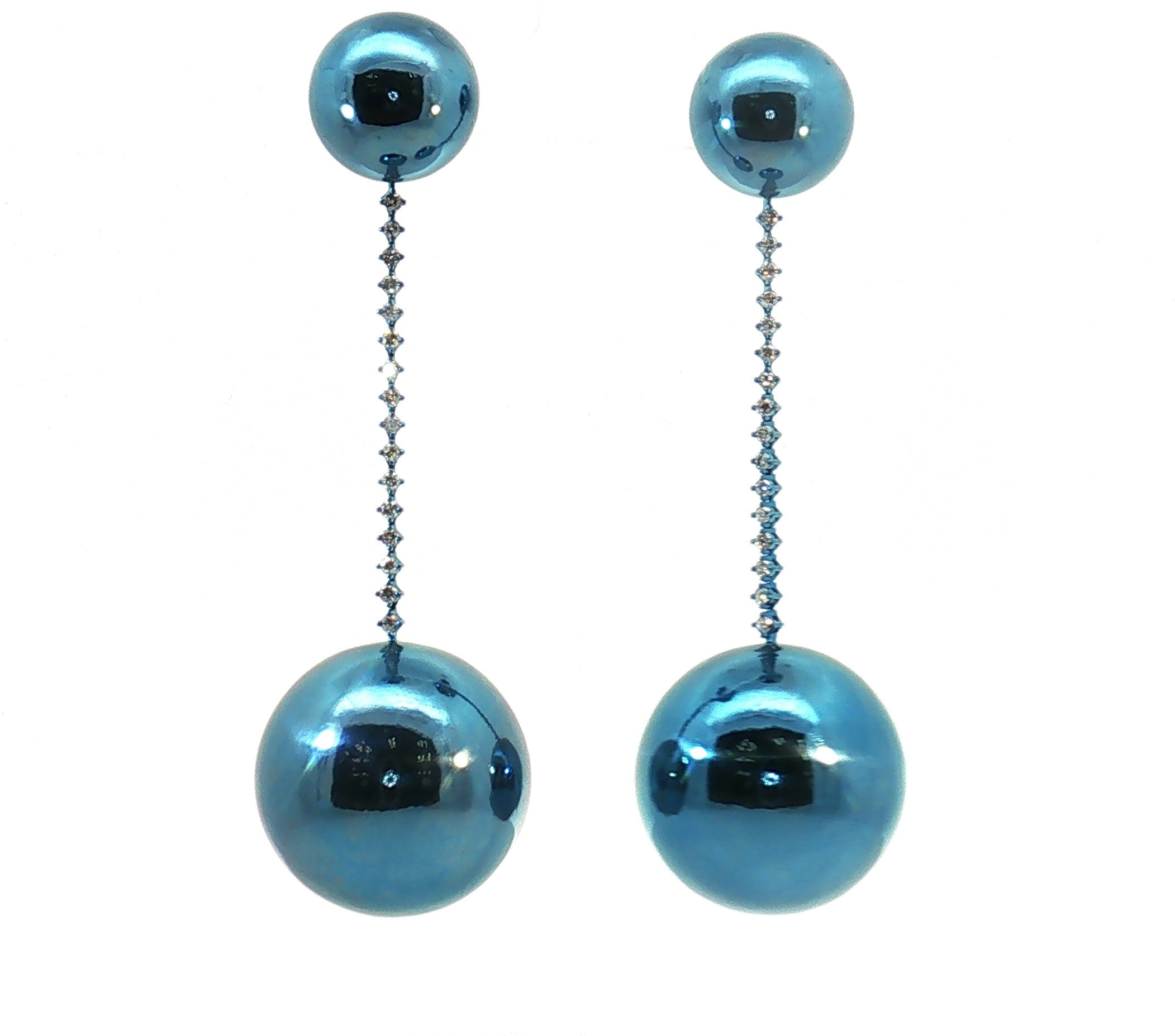 Titan diamond earrings with 32 diamonds totaling 0.73ct