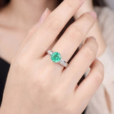 Schmuckset mit Smaragd – Ring und Ohrringe aus 18K Weißgold |Almaz