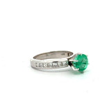 Schmuckset mit Smaragd – Ring und Ohrringe aus 18K Weißgold |Almaz