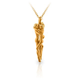 Eden pendant by Carrera in 18K yellow gold, a sculptural piece of fine jewelry


